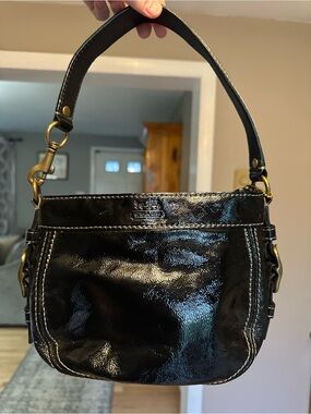 Vintage glossy Coach Black Leather Small Shoulder Bag